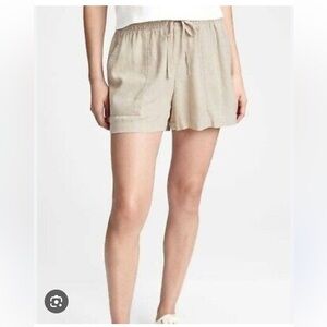 Old Navy Mid-Rise Linen-Blend Shorts